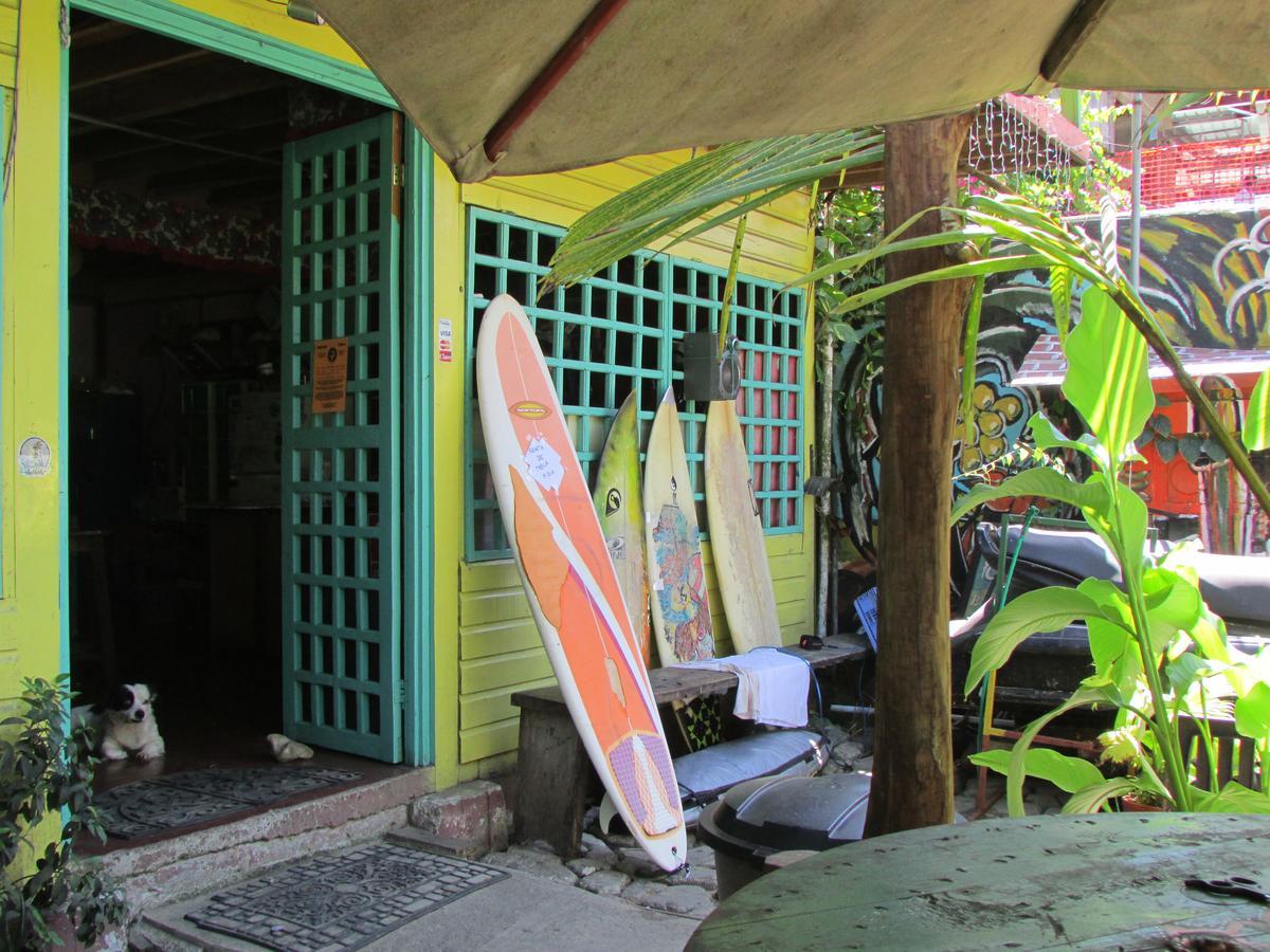 Coconut Hostel Bocas Town Exterior photo