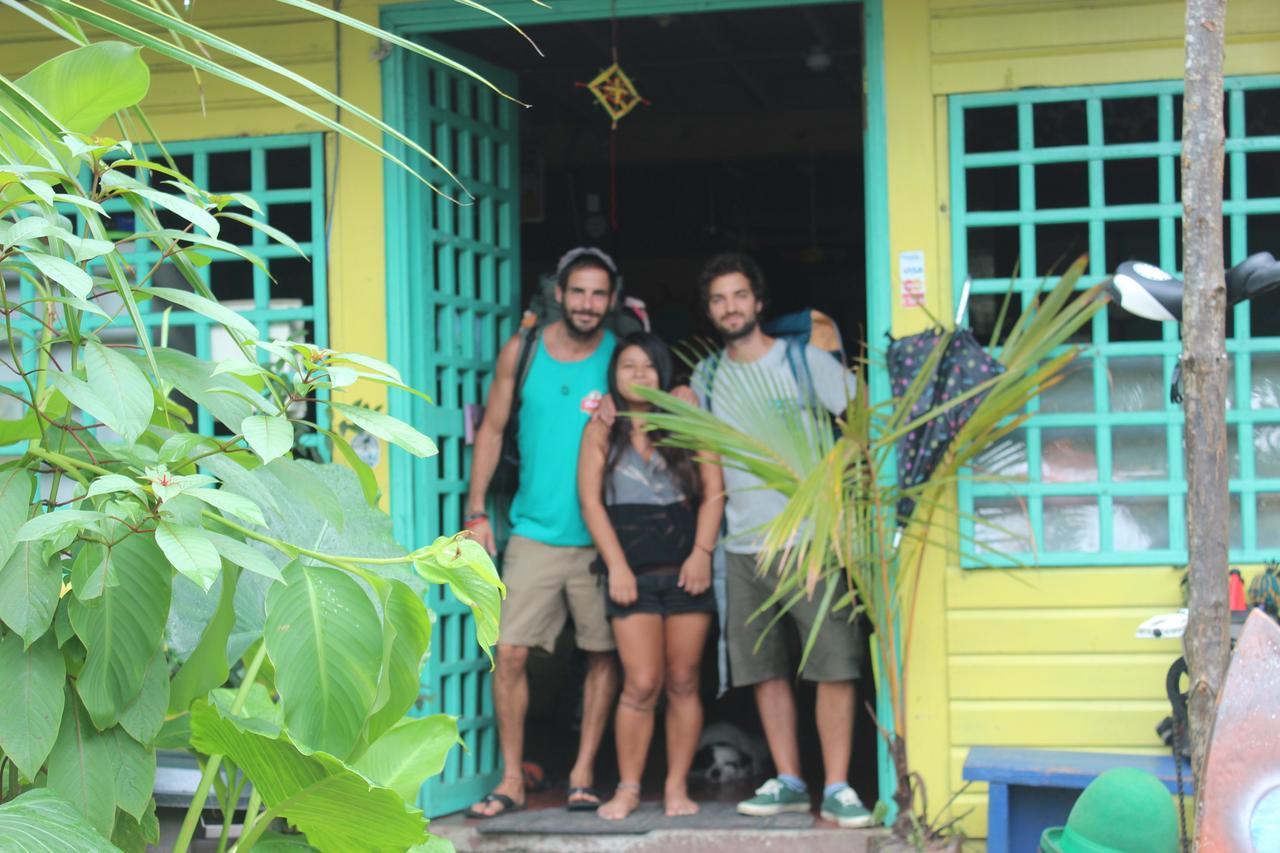 Coconut Hostel Bocas Town Exterior photo