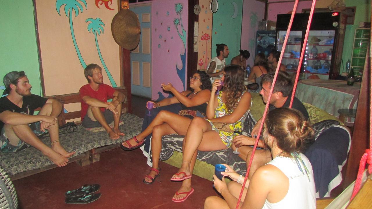Coconut Hostel Bocas Town Exterior photo
