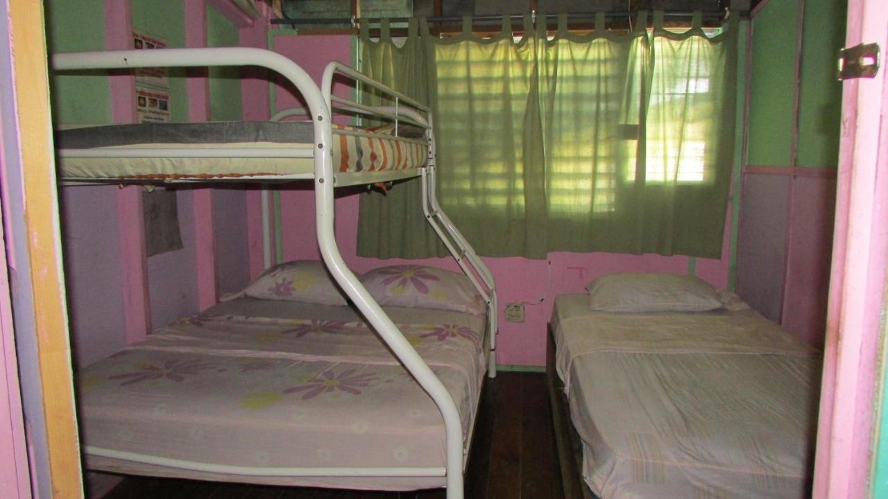 Coconut Hostel Bocas Town Exterior photo