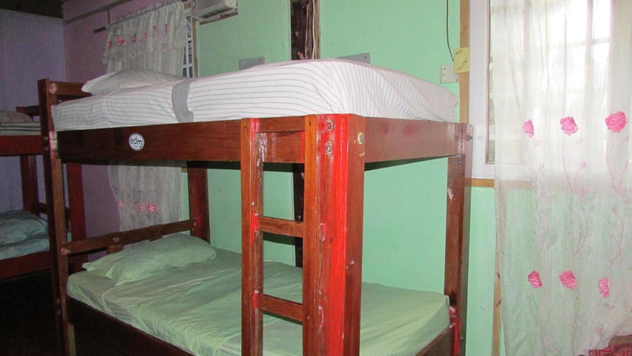 Coconut Hostel Bocas Town Exterior photo