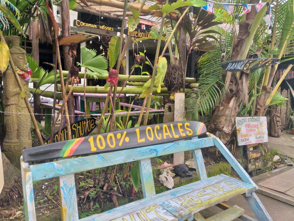 Coconut Hostel Bocas Town Exterior photo